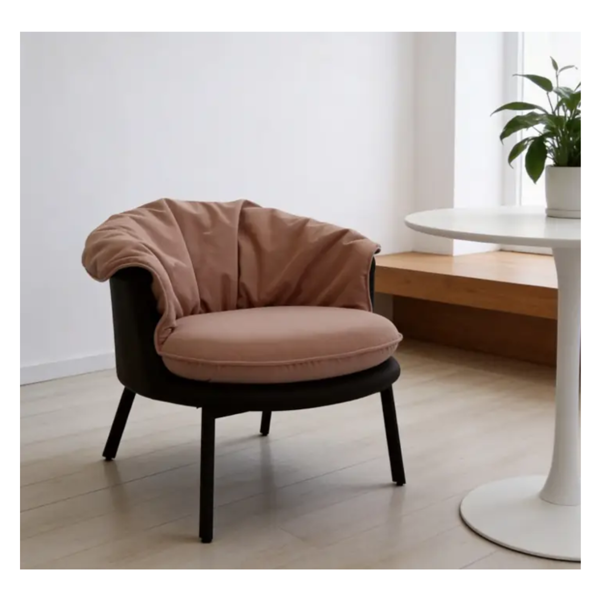 Drapé Rose Lounge Chair